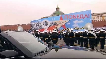 «Спрятанный» Мавзолей: политическая целесообразность или попытка «задрапировать» историю Победы