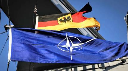 Румын и грек сбросили в двигательные отсеки кораблей ВМС ФРГ 20 кг гравия