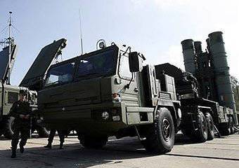 Зенитно-ракетный комплекс С-400 "Триумф" оснастят ракетой с радиусом действия до 400 километров