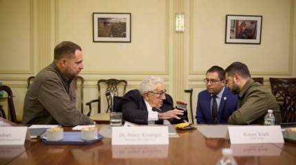 На встрече с Зеленским Киссинджер продвигал идею членства Украины в НАТО в обмен на «корейский сценарий» завершения конфликта