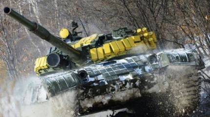 В ЗВО начались отборочные туры «Танкового биатлона» и «Суворовского натиска»