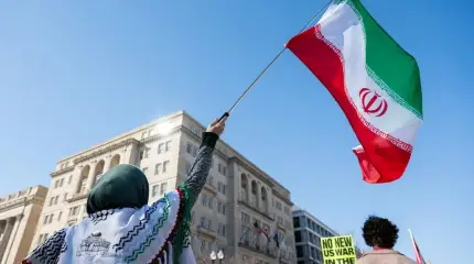 Иран снова атаковал грузовые суда в Ормузе, США обещают ответить ударами