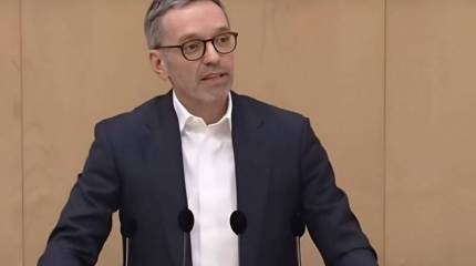 Лидер Австрийской партии свободы потребовал немедленно отменить санкции против России