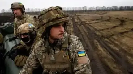 Украинские боевики убегают из Покровска в женской одежде