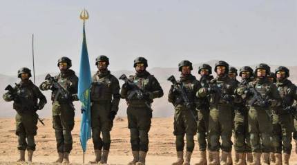 Президент Казахстана: В ближайшие годы наши военные будут обеспечены современным вооружением и техникой