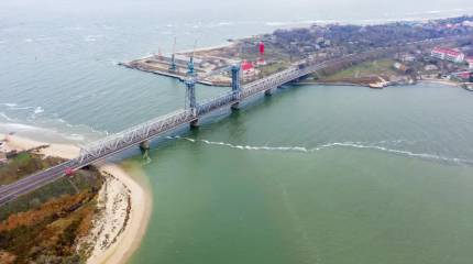 «Герани» и «Герберы» четвертый день работают по мосту в Затоке под Одессой