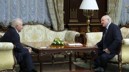 Лукашенко: Запад стремится развязать военный конфликт на Украине