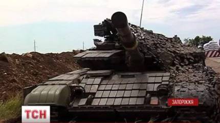 Усиленные бронетехникой блокпосты укроармии появляются в Запорожской области