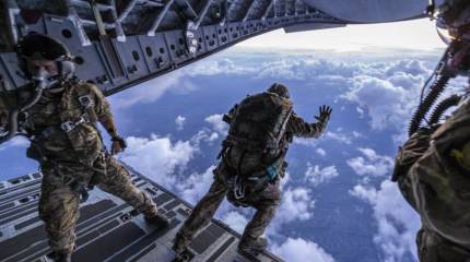 В британской прессе: На фоне российской спецоперации на Украине Лондон наращивает оборонные расходы