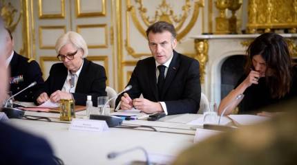 Макрон приветствует желание Трампа открыть Ормуз, но помогать не будет