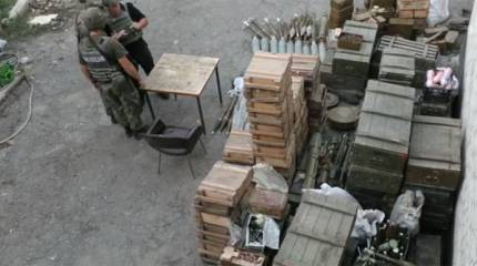 Нацполиция Украины заявила о добровольном разоружении ОУН и "Правого сектора" на Донбассе