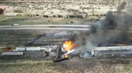 В США произошла очередная авария с поездом, теперь с перевозившим бензин и пропан
