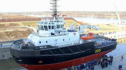Морской буксир-спасатель спущен на воду в Ленинградской области