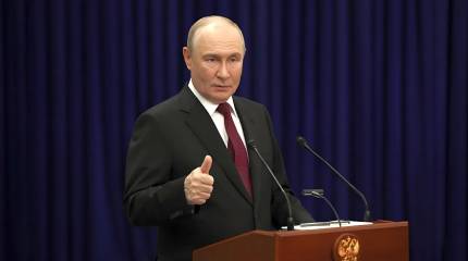 Президент РФ: военным приказано продолжить удары по объектам ТЭК Украины