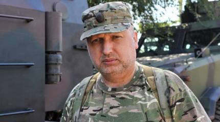 Турчинов: Россия отрабатывает варианты большой войны с Западом
