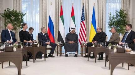 На переговорах в Абу-Даби стороны общались на русском и английском языках