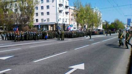 В Донецке проходит репетиция парада к 9 мая