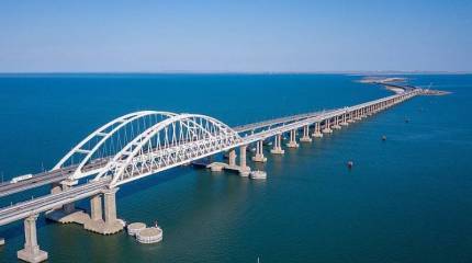 После попытки ракетной атаки на Керчь было закрыто движение через Крымский мост