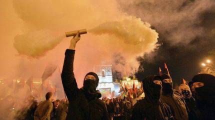 «Правый сектор»: Наша патриотическая сила не позволит разгуливать по Киеву людям с коммунистической символикой