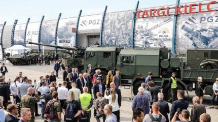 На Международной оборонной выставке ВС Польши представили модернизированные танки M1A1 Abrams, Leopard 2 2PL и корейские ОБТ K2 Black Panther