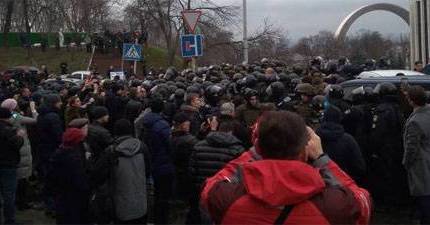 Сводки из бурлящего центра Киева