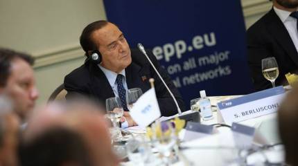 Экс-премьер-министр Италии Берлускони обеспокоился отсутствием предложений мирного урегулирования на Украине