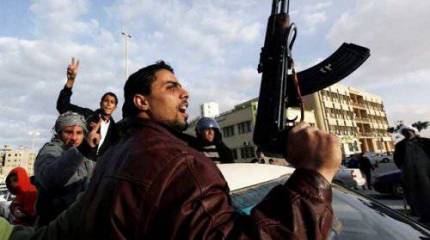 Между бывшими повстанцами в Триполи завязались новые бои