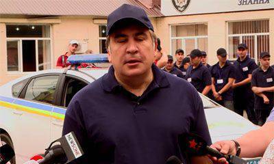 Саакашвили принял участие в тренировке украинской патрульной полиции, снова раскритиковал Путина и заговорил на украинской мове