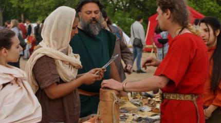 Кольчуга, меч и ППШ. В одном строю и не спеша… уходят в историю?