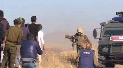 "Турецкие военные там, а здесь - российские": камни курдов начали лететь избирательно