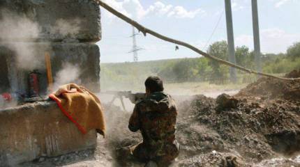 Ополченцы заблокировали украинских силовиков в Донецком аэропорту, а в районе Карловки отбросили противника на 10 км Ополченцы заблокировали украинских силовиков в Донецком аэропорту, а в районе Карловки отбросили противника на 10 км