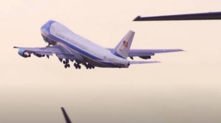 Самолёт с Нэнси Пелоси приземлился в аэропорту Тайбэя, самолёты ВВС НОАК перехвата не осуществляли