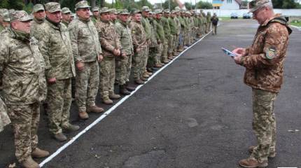 Украинский генерал: Боеспособность армии Украины стали оценивать по порядку в казармах и ведению документации