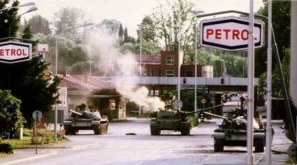 Bloomberg: Европа занята Украиной, забывая о тлеющем конфликте на Балканах