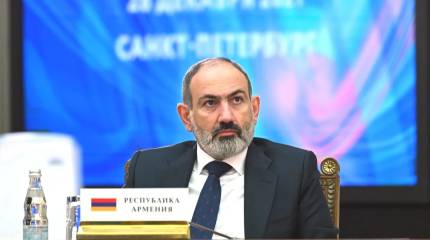 Экс-глава МИД Армении: Пашинян по кусочкам сдаёт страну, значок которой на груди