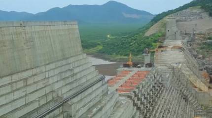 Плотину "возрождения Эфиопии" решили прикрыть российским и советским оружием