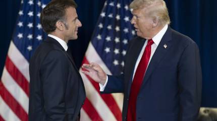 Обидевшийся на Трампа Макрон назвал нереалистичной операцию в Ормузском проливе