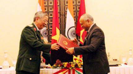 Индия и Вьетнам намерены развивать сотрудничество в оборонной сфере