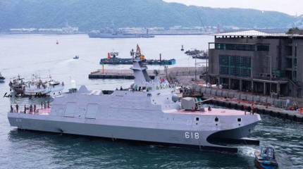 Тайваньский корвет-катамаран вышел на заводские испытания