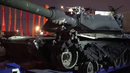 Эвакуированный из-под Бердычей американский танк Abrams доставили на выставку трофейной техники на Поклонной горе