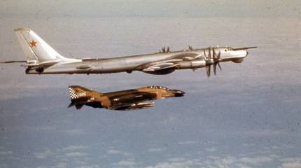 Американский офицер рассказал о «бочке» истребителя F-4 вокруг Ту-95