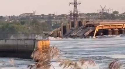 Через несколько часов после разрушения инфраструктуры Каховской ГЭС уровень воды ниже по течению поднялся на 2,5 м