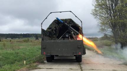 «Гектар минного поля - за считанные минуты»: чешская армия отправляет в Латвию постановщика мин MV-3