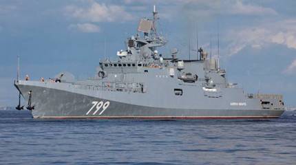 Фрегат «Адмирал Макаров» проекта 11356 встает на плановый ремонт на севастопольском «Севморзаводе»