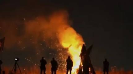 Украинское террористическое формирование «Азов» опубликовало кадры языческого ритуала по ликвидироованным боевикам