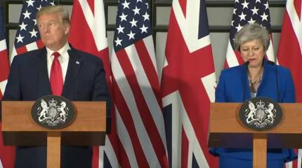 Трамп заявлял Мэй о сомнениях в причастности спецслужб РФ к делу Скрипалей