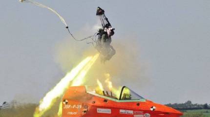 ВВС США заказали разработку новых катапультных кресел