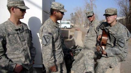 КМП США готовится усиливать охрану посольств