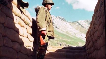 Появилось видео драки между китайскими и индийскими военными на границе