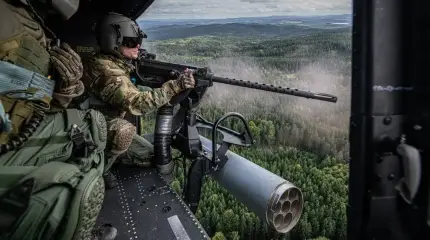 «Тактика перехвата на малых высотах»: чешские вертолёты «отловят» дроны в Польше